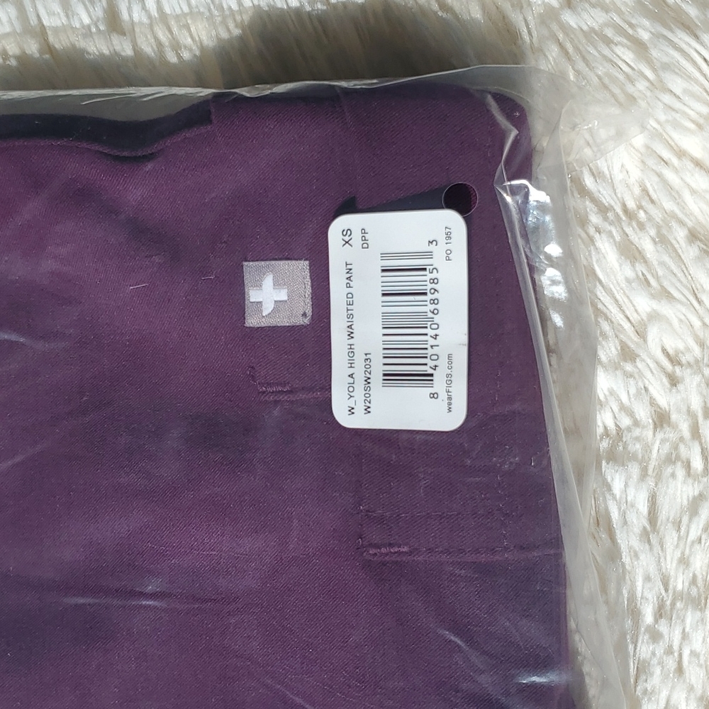 FIGS DEEP PURPLE XS SCRUBS SET Ltd edition - Picture 3 of 7